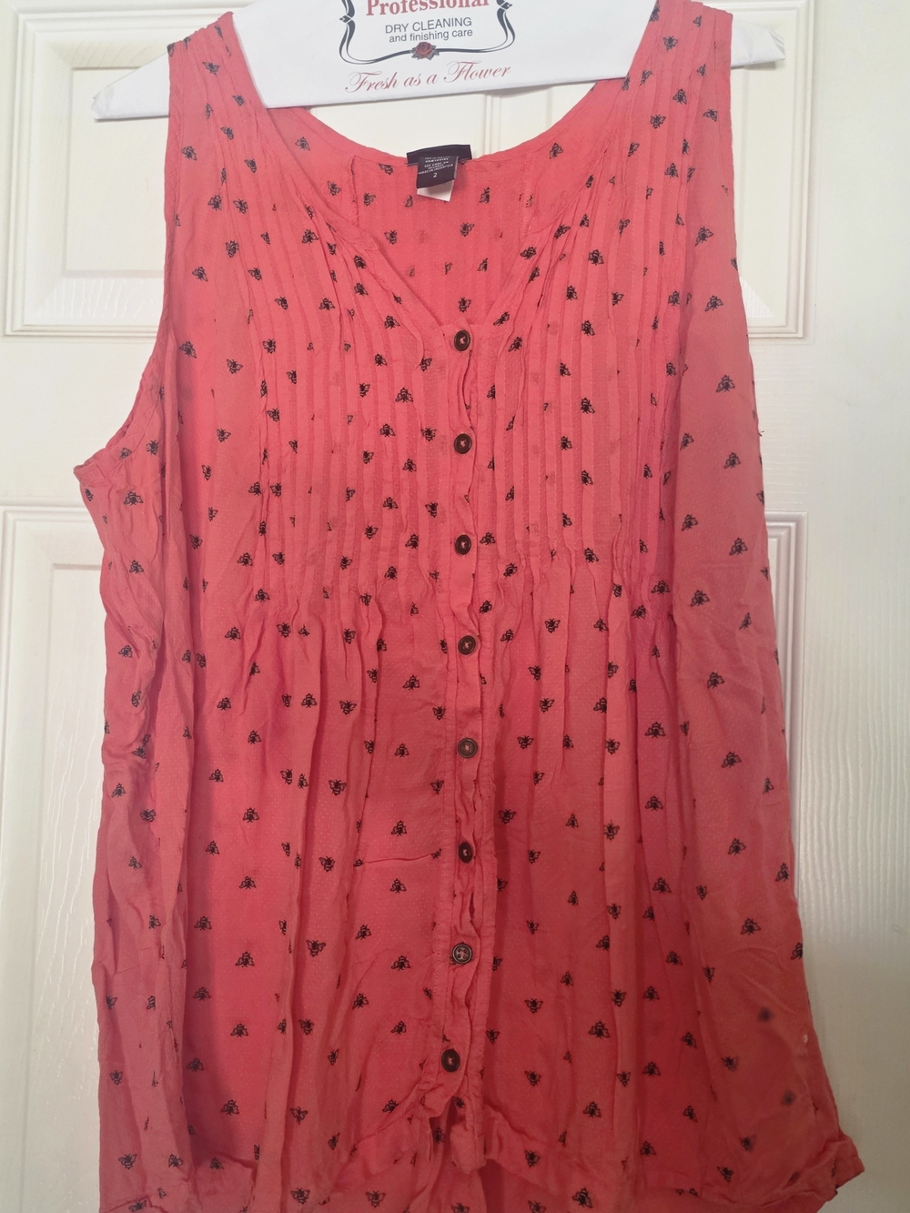 Sleeveless Coral Button-Front Women's Top